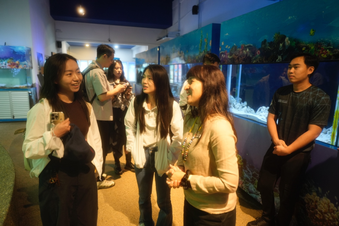 图27｜队员参观BMRI海洋馆