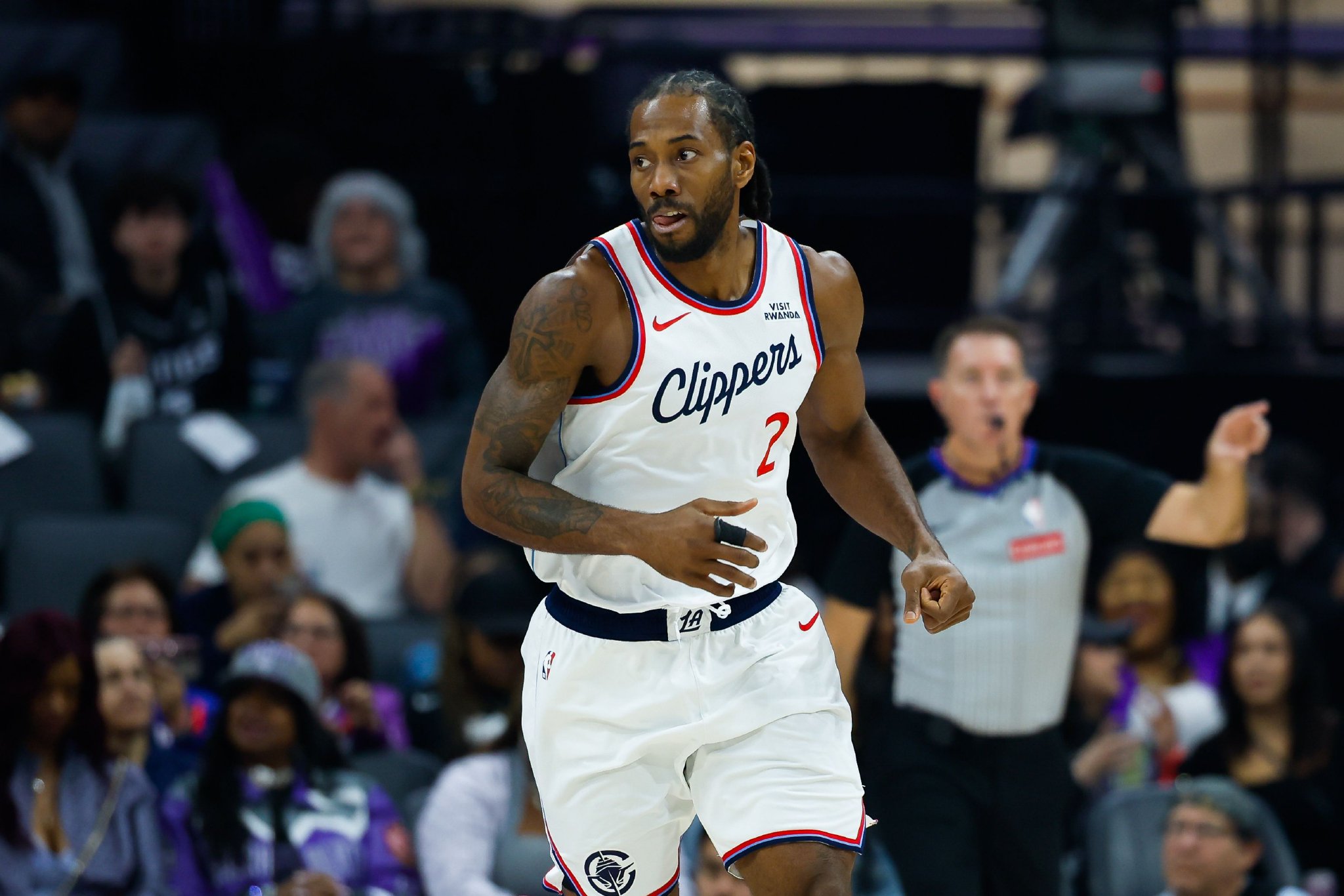 弗兰克：赢得总冠军是小卡的首要目标 同时也是快船的首要目标！