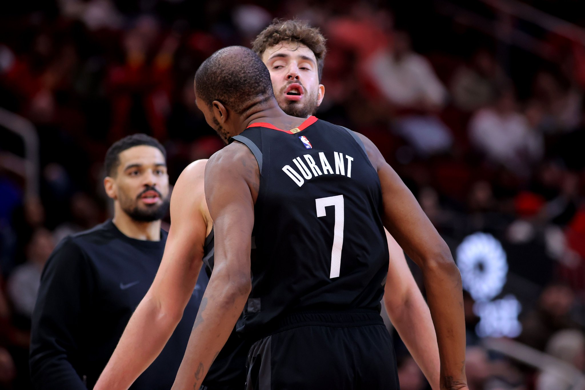 KD：申京进攻端无所不能 和这种技术全面的大个子打球很享受