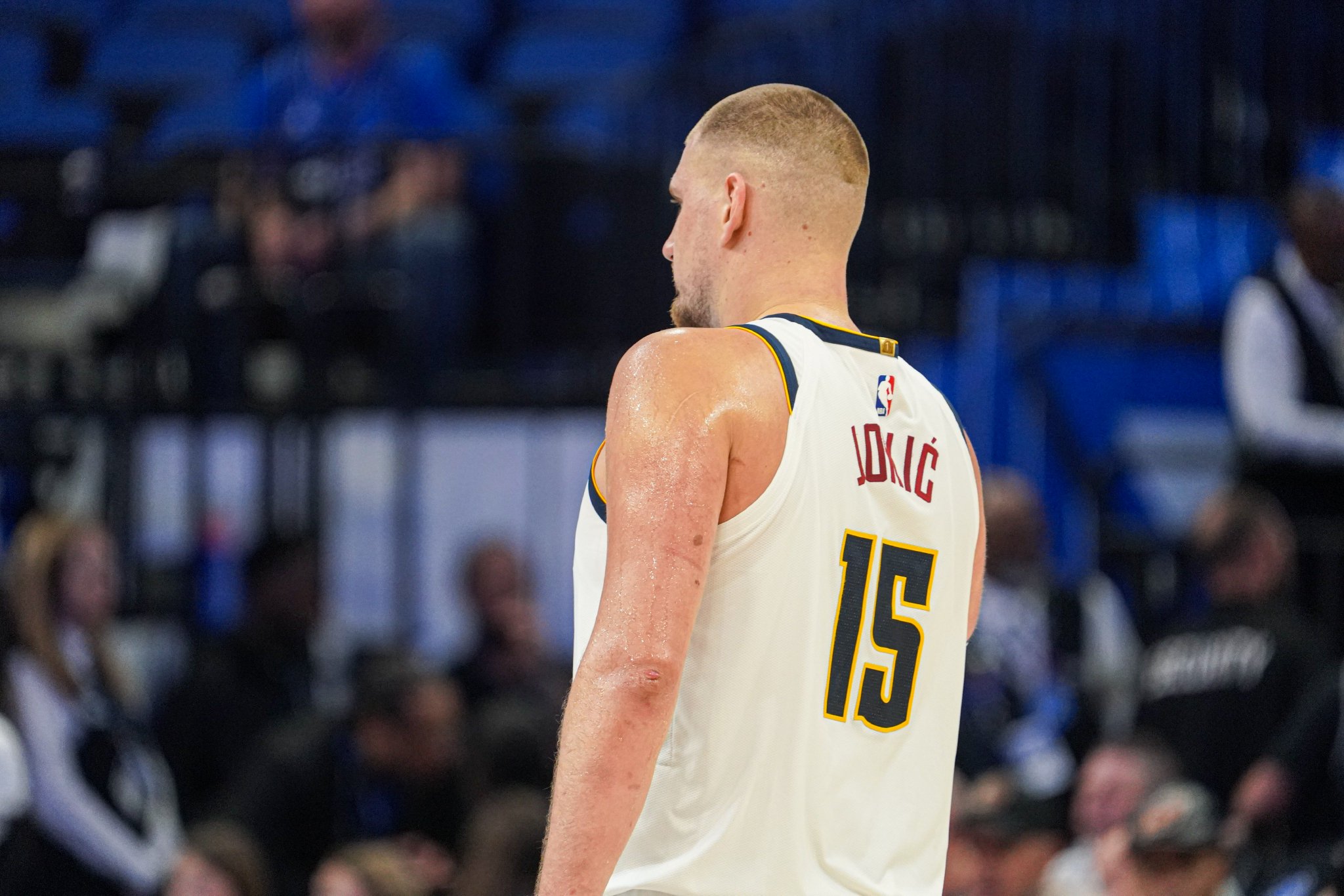 约基奇复出后2胜4负 赢快船&公牛 输雷霆&活塞&尼克斯&骑士