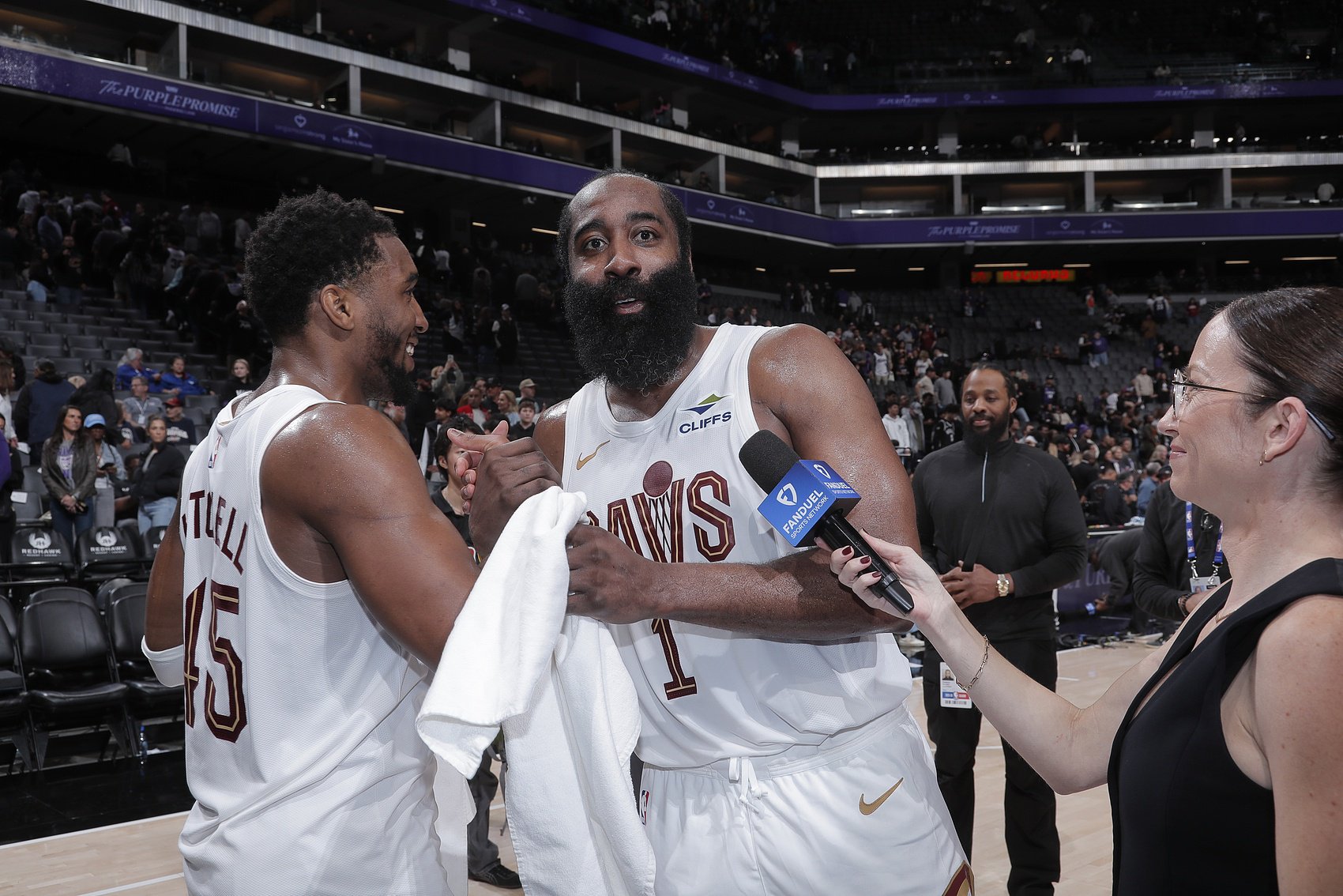 美骑蜜：别拿加兰和哈登比较&不是一个级别 若詹姆斯加盟会很恐怖