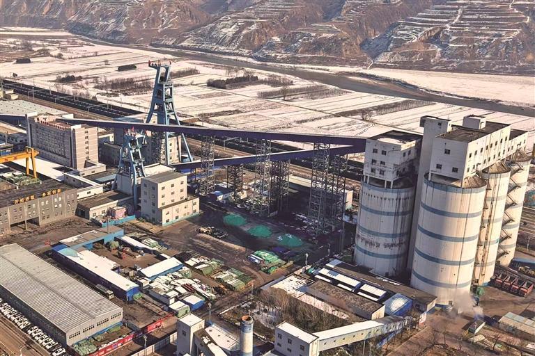 陕西彬长胡家河矿业有限公司外景（资料照片）。 记者 张乐佳摄