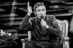 94版《三国演义》又一人去世，制片主任发文悼念！小乔、关羽、张飞、董卓的扮演者都已离去……