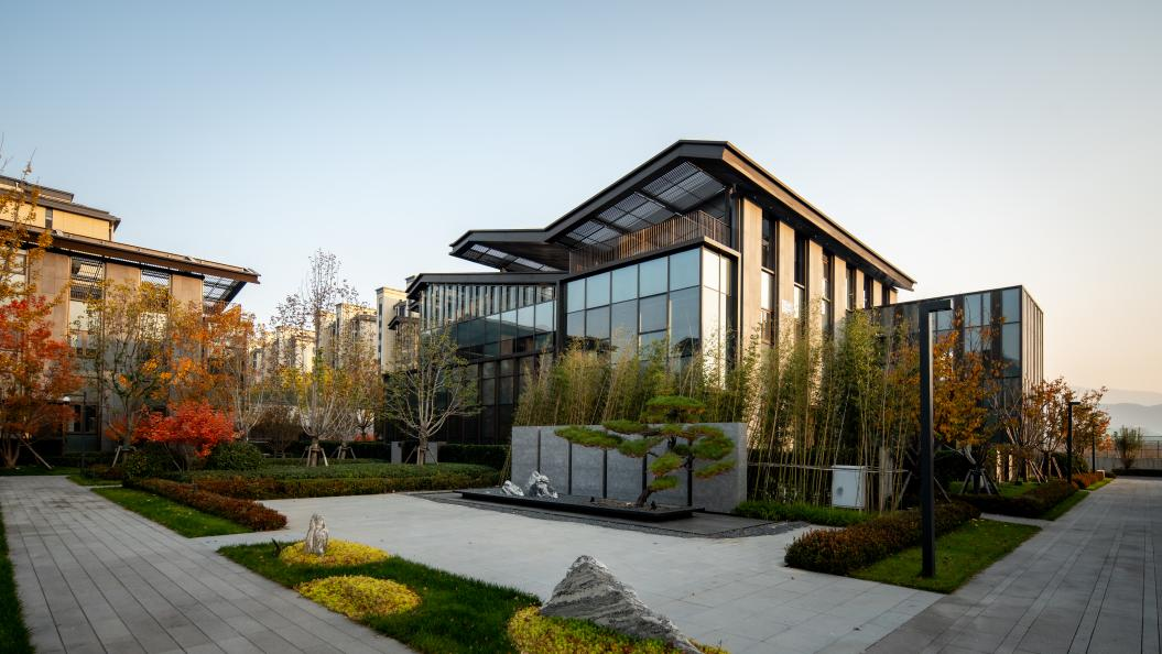 ����Ͷ��չ���ɽ������ʵ��ͼ��