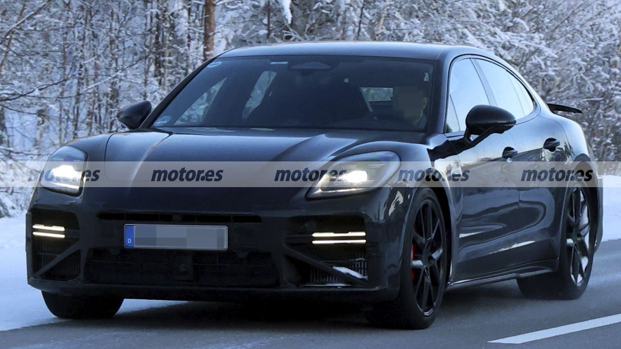 新款保时捷 Panamera 路试谍照曝光：大灯微调，辅助驾驶硬件升级