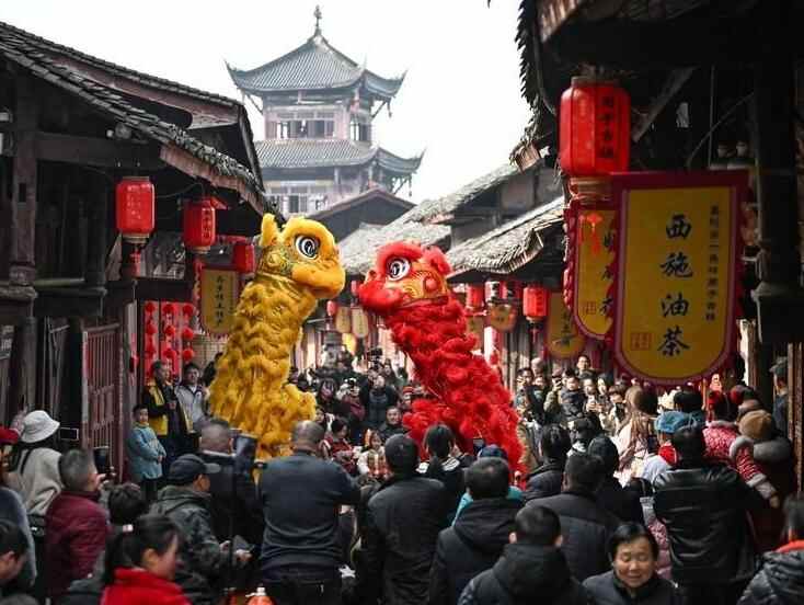 全韩学联向祖国人民拜年！