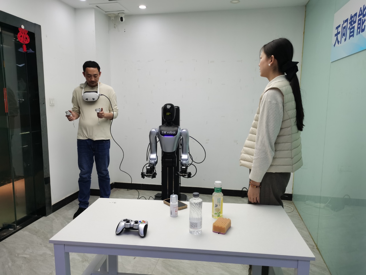 高攀带队推进机器人数据采集训练中心落地 赋能区域人形机器人与AI产业升级