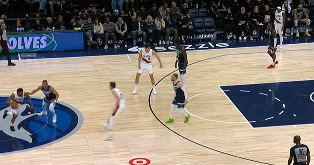 来了！末节4分56秒杨瀚森披挂上阵！