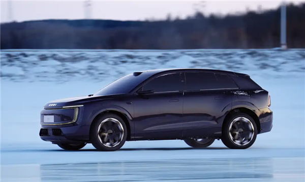 最具未来感的奥迪SUV来了！E7X量产版实车曝光：最大续航751km