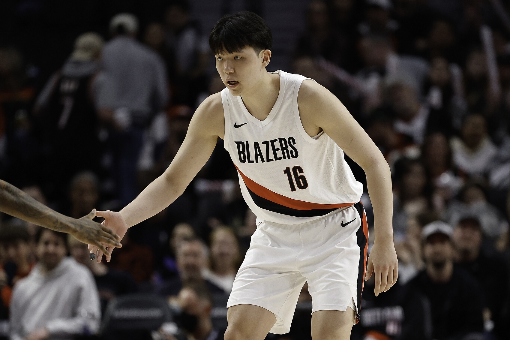 进攻挺好防守一般！杨瀚森首节贡献2分 篮板保护做得一般