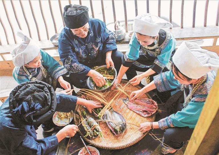 水族端节：端坡赛马竞英雄