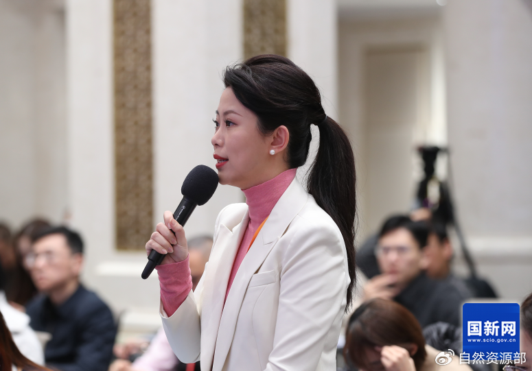 天津海河传媒中心记者提问（刘健 摄）