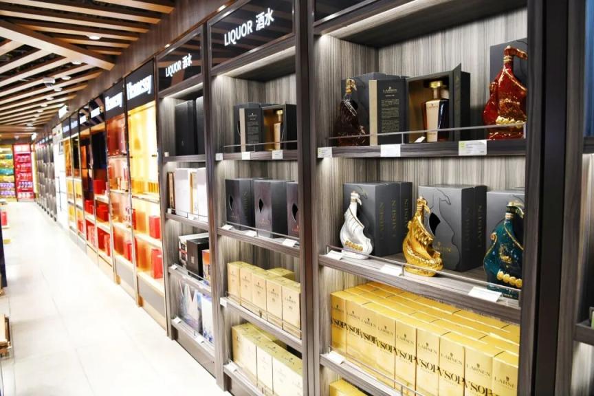 店内的免税商品。