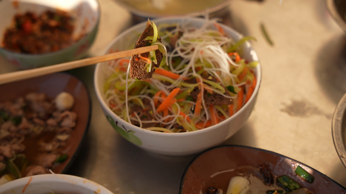 涼拌泡肝 餘慶德 攝