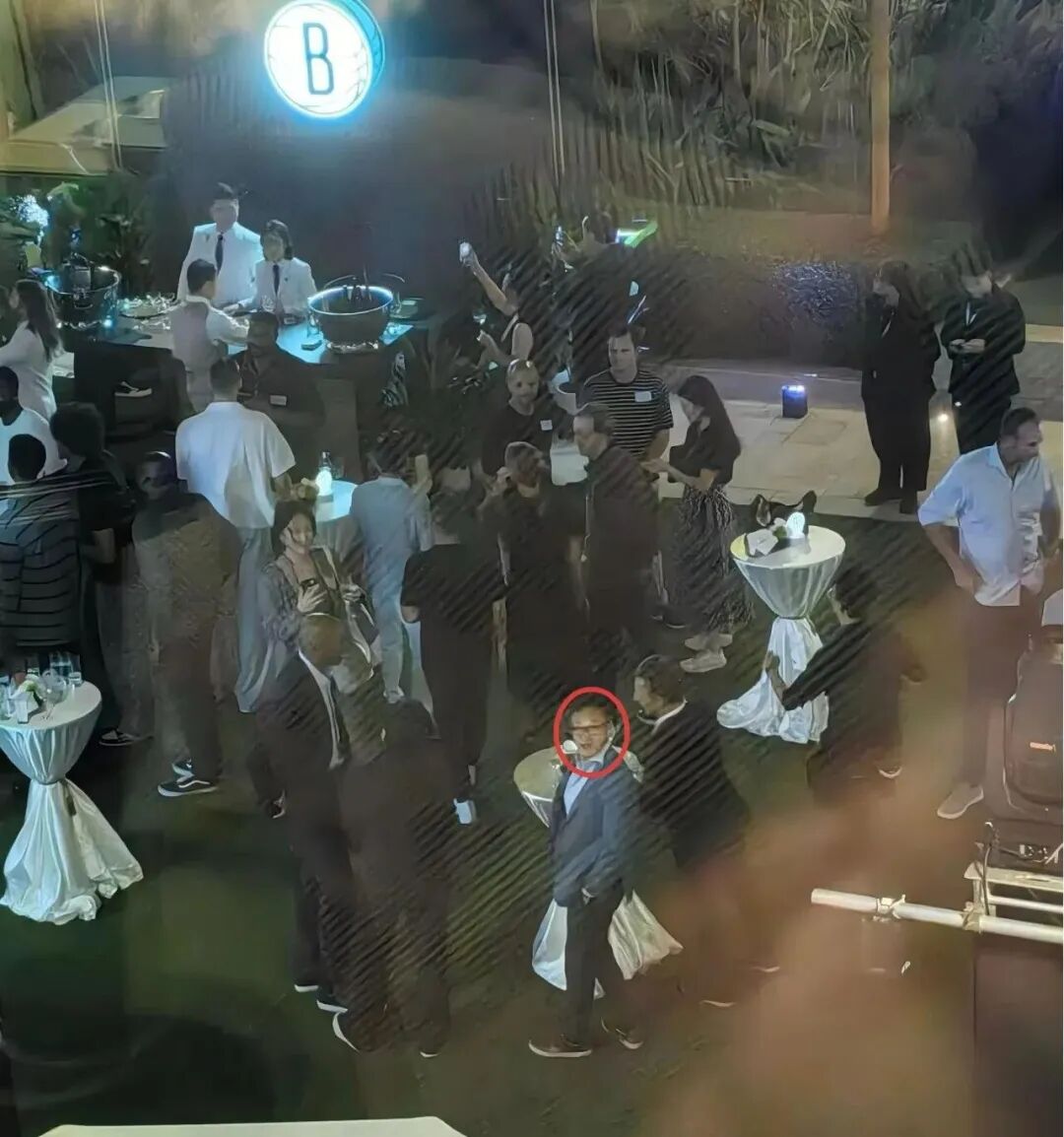 马云、蔡崇信出席篮网队内晚宴