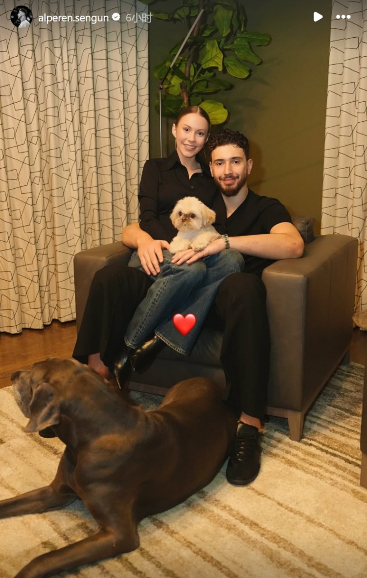 连续第二赛季进全明星！申京晒全明星球衣照 还和女友暧昧合照