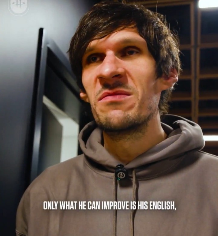 博班打趣：申京现在唯一能提升的就是英文 他的英文还不如我