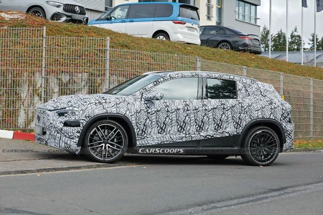 奔驰全新GLA谍照曝光：剑指宝马iX1，纯电混动都会有