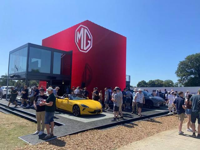 上汽名爵在2025英国古德伍德赛车节展出。受访者供图