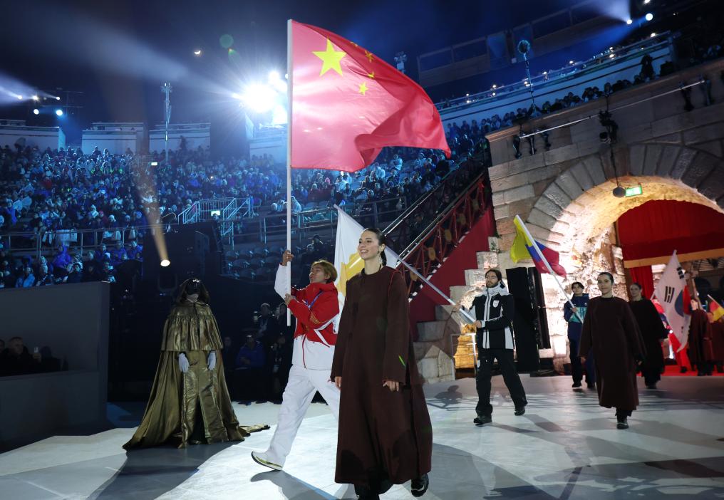 冬奥会 | 四十六载冰雪路，辉映绚丽中国红——写在米兰冬奥会中国健儿再创历史之际