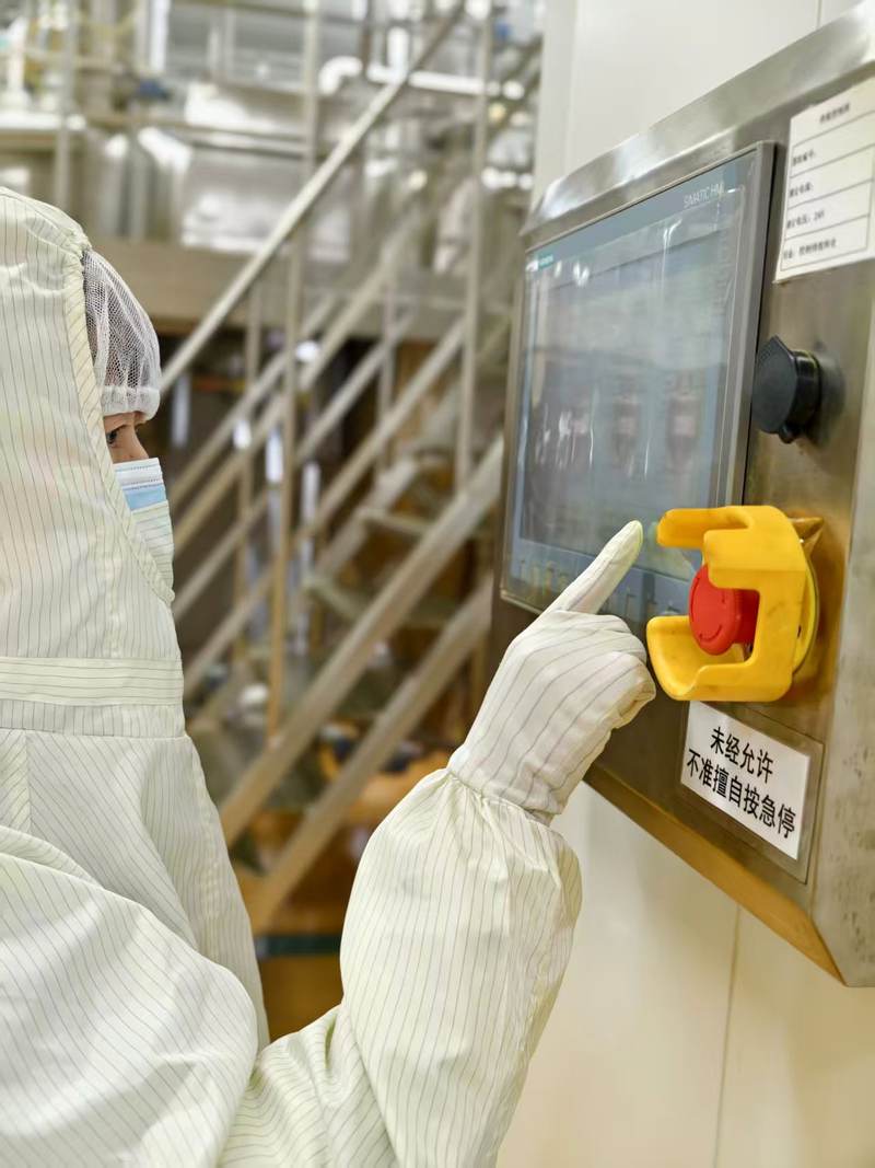 林艳在保供一线。