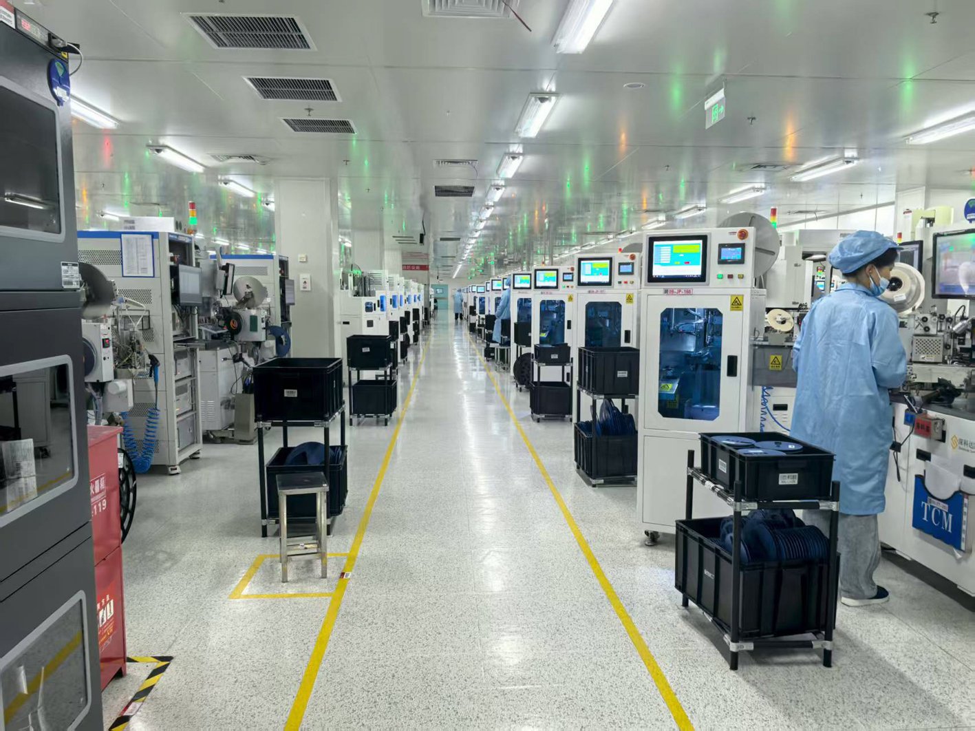 扬杰科技春节期间生产场景。受访者供图