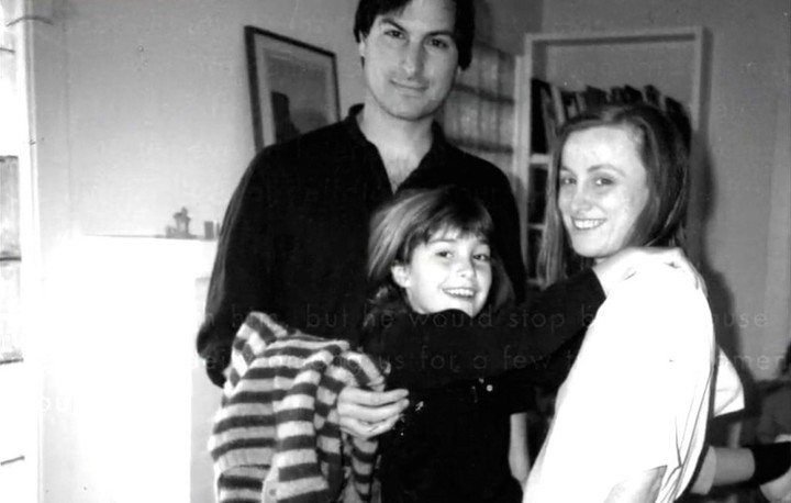 ▲ 乔布斯与辛普森,中间的是乔布斯的女儿丽萨 · 布伦南-乔布斯