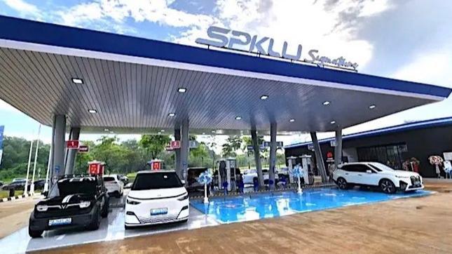 华为技术助力能源转型，印尼首座液体冷却超级充电站落地｜新民侨梁