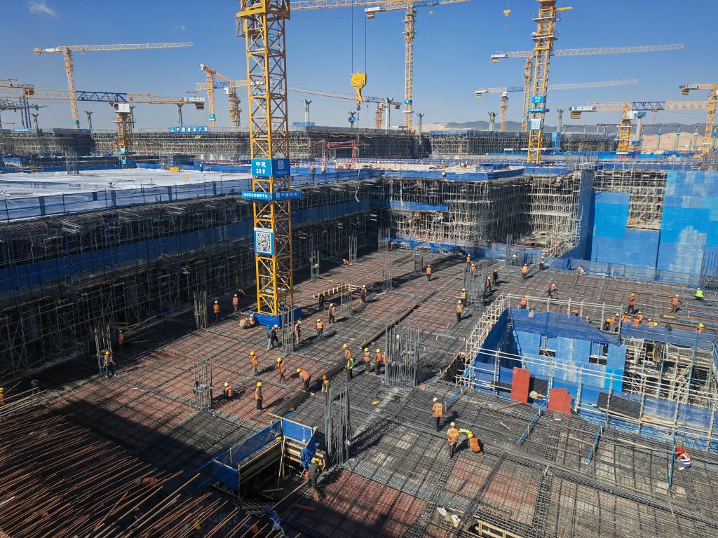 图为昆明长水国际机场T2航站楼北段建设现场。新华社记者浦超 摄