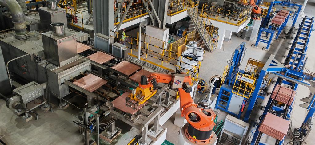 图为楚雄滇中有色金属有限责任公司生产车间一角。新华社记者浦超 摄