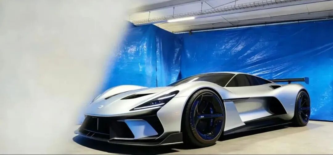 小米超跑意外曝光，雷军一句话冲上热搜