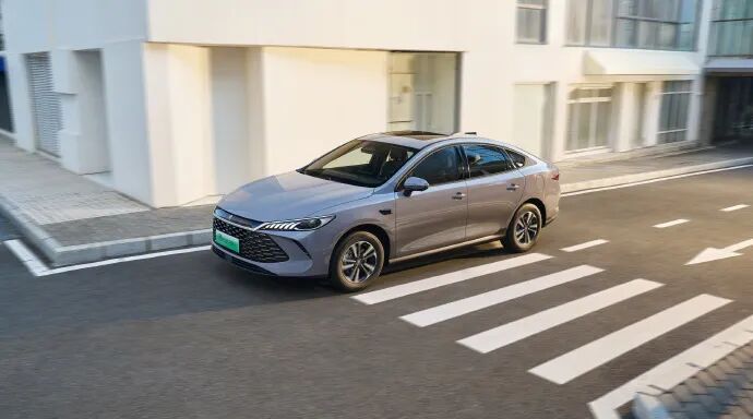 对年轻人太好了？比亚迪在2月销量不佳后，秦PLUS直接甩出7年低息