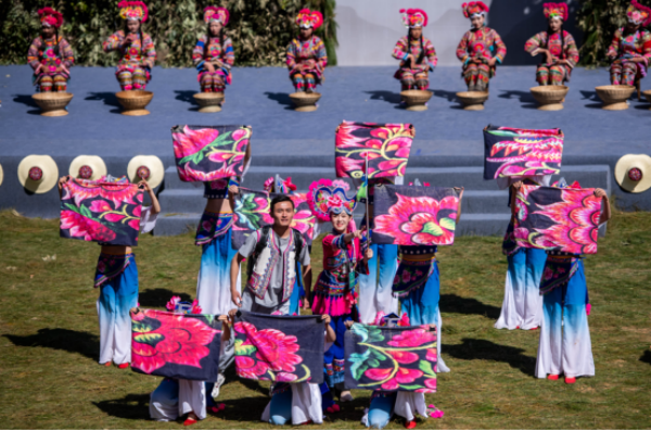 山河“节”拍共此时｜灯火映云岭，元宵遇滇韵