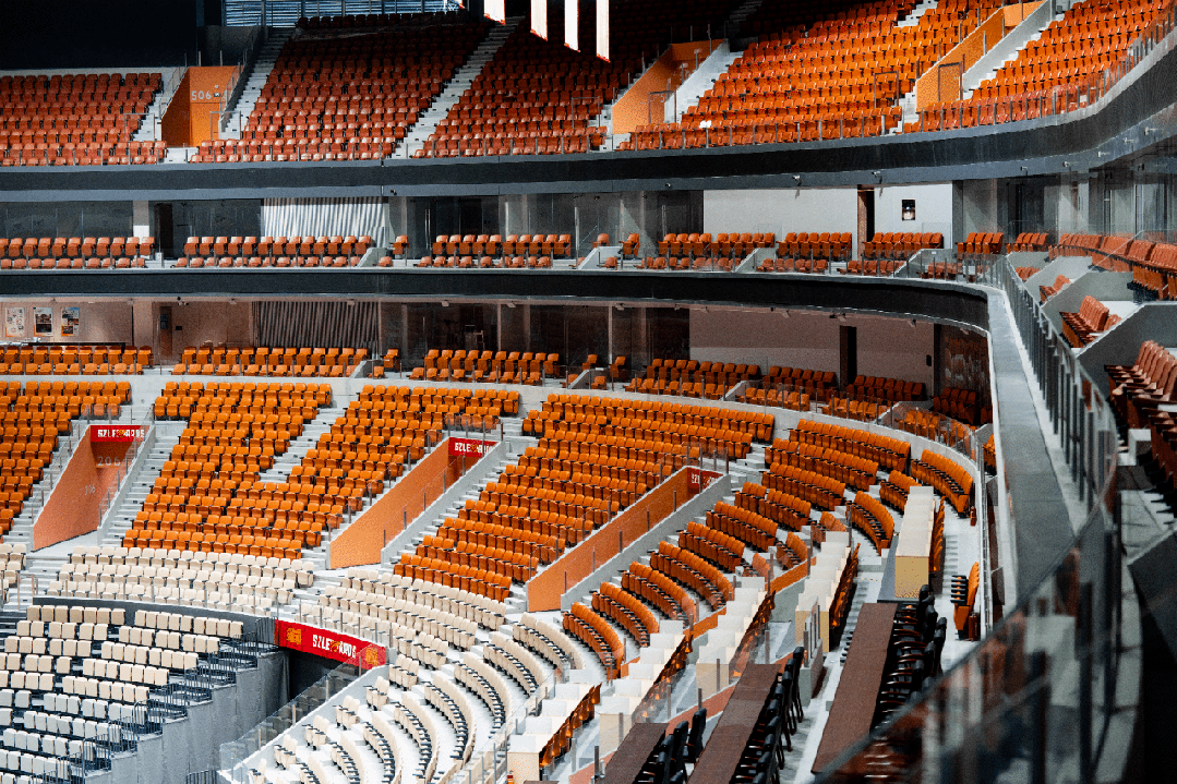 △ 东鹏绿色建材产品体系，覆盖商业、公建、医疗、教育等多领域建筑空间需求。