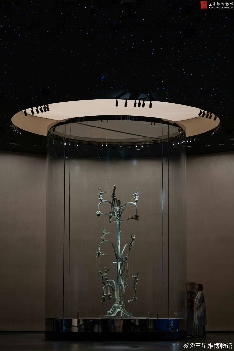 青銅神樹 圖據三星堆博物館