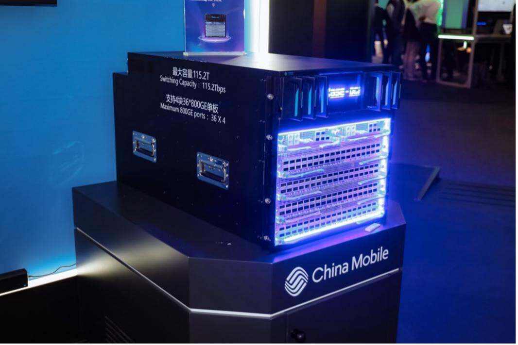 中国移动115.2T智算互联设备