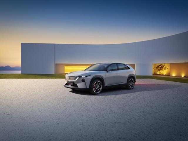 抬头显示（HUD）首创“3D立牌指引” 合资车企智能化转型不再只当跟随者