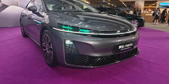 搭载华为技术还不够？昊铂A800在设计与操控上寻求差异化突围