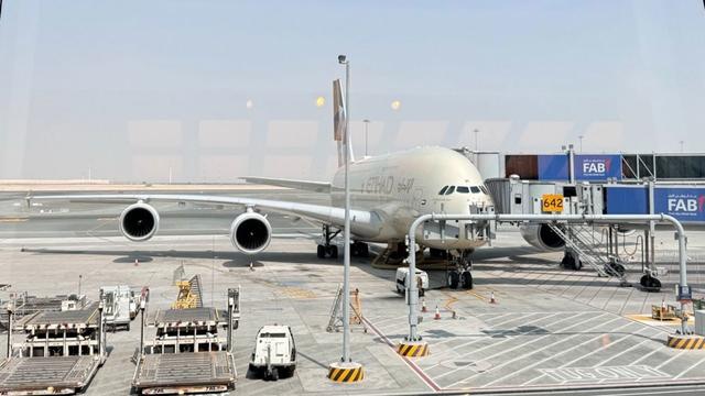 ������ҷɻ���������ޱ��Ů���ǳ������ж��� �ܷ��߹�ͼ