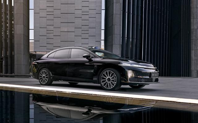 昊铂A800上市，张雄：昊铂进入新豪华2.0阶段