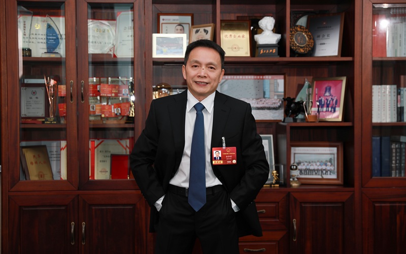 全国人大代表、盐津铺子食品股份有限公司董事长张学武。 受访者供图