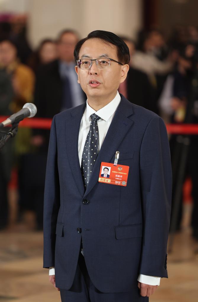 蔣鵬舉委員亮相首場「委員通道」