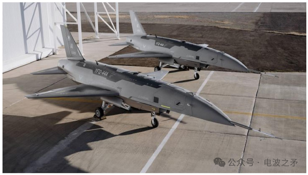 YFQ-44 系列飞机停靠于美国空军协同作战飞机项目加州测试场的跑道旁。