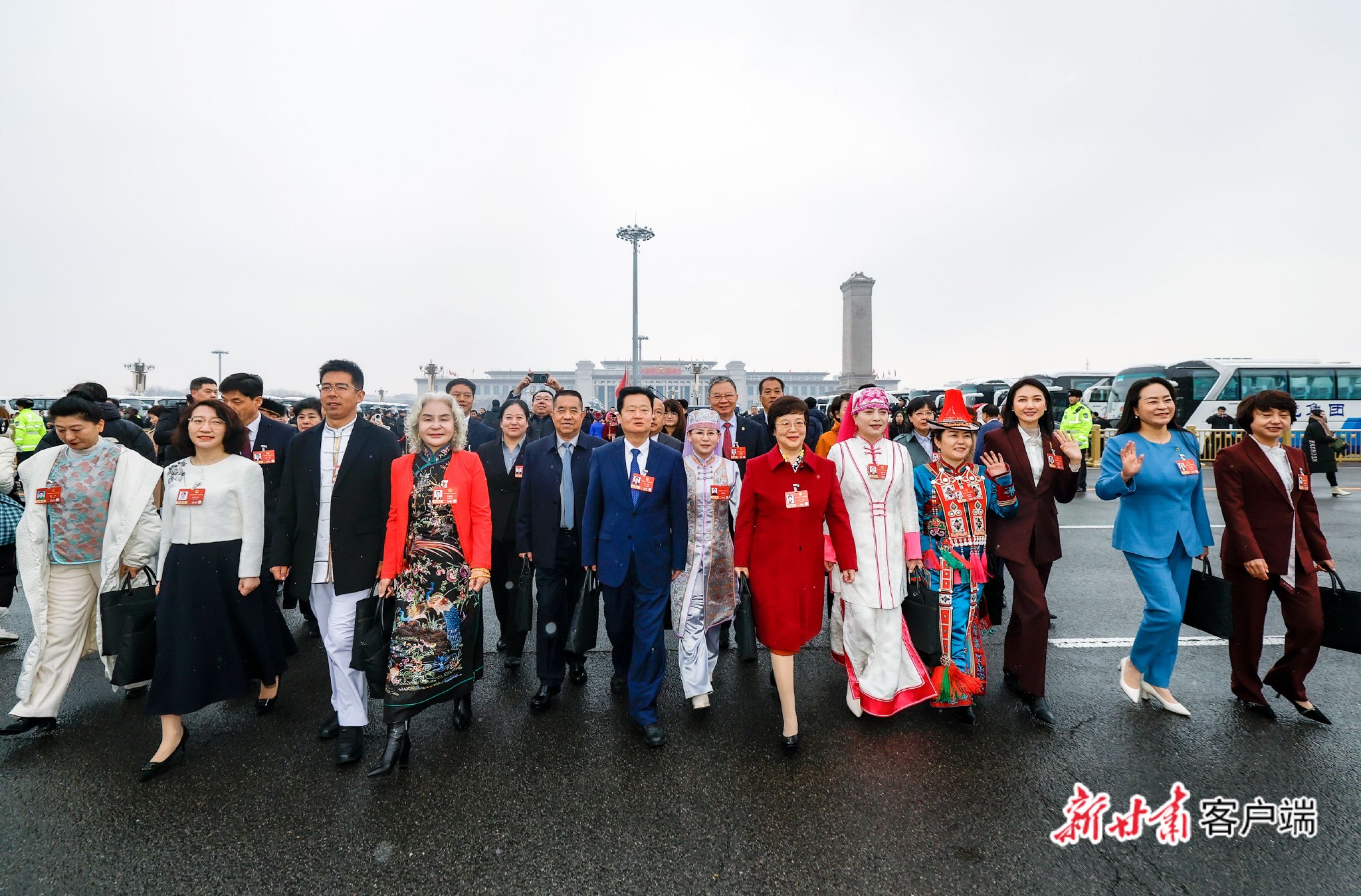 在甘全國人大代表參加開幕會。新甘肅·甘肅日報記者孟捷 攝