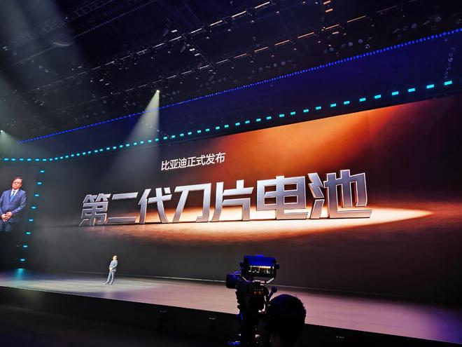 不止续航翻倍！仰望三款新车齐升级，老车主也能OTA