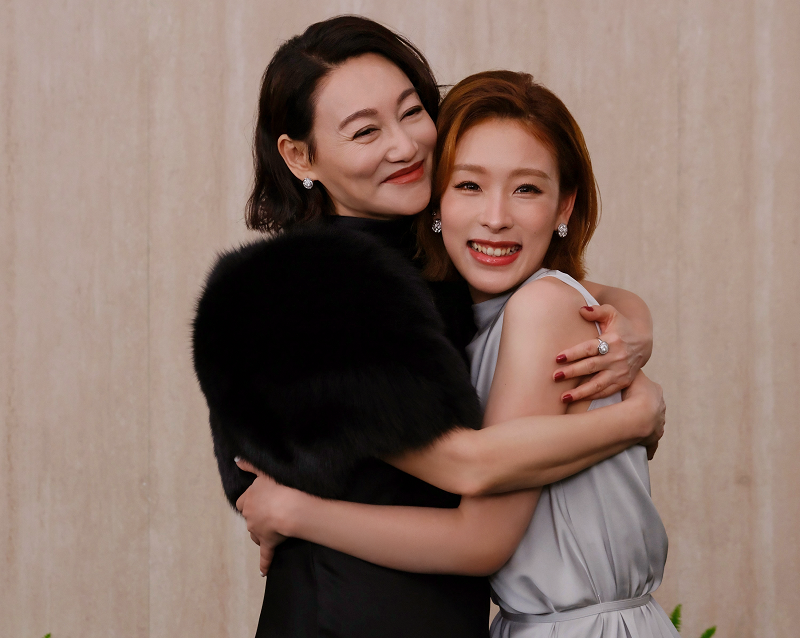 淘宝“超级首饰发布”首次迎来原创设计珠宝品牌，杰葵恩泽携手惠英红开启“品牌化”转型