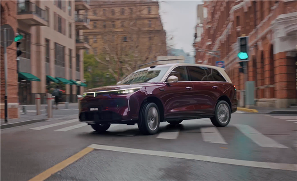 魏建军亲自代言 长城旗舰SUV魏牌V9X内饰首曝：还是熟悉的味道