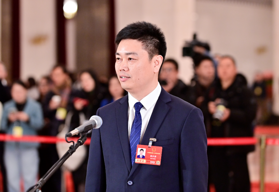 全国人大代表杨永修：应设定L3级车辆上路、责任划分等规则生效时间表