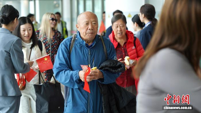深圳機場迎接杜拜複航首批抵深同胞。深圳機場供圖