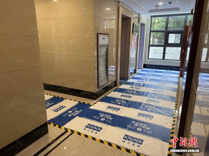 溫州嘉鴻花園安裝的電梯。浙江省住房和城鄉建設廳供圖